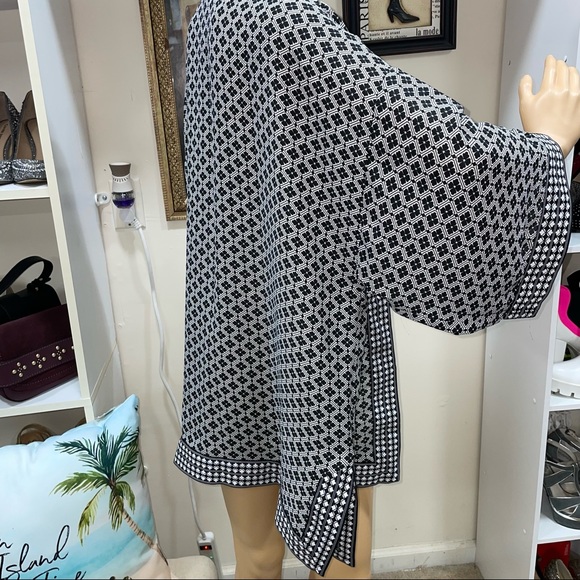Max Studio NWT! Black/White Geo Tile Print  Kimono Size L - Picture 5 of 13